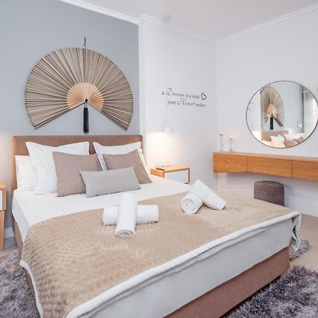 Singer Suites Kalamata - Luxury Suites Экстерьер фото