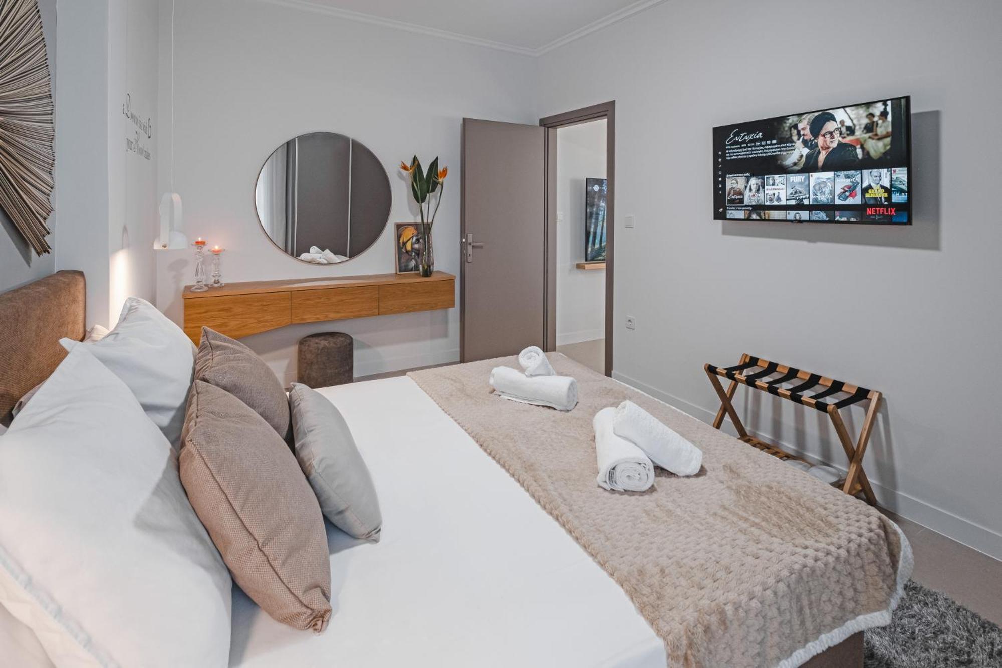 Singer Suites Kalamata - Luxury Suites Экстерьер фото